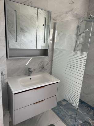 Appartement meublé à Avenue blaise Diagne ville image 9