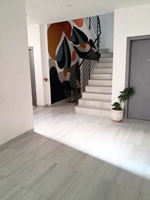APPARTEMENT MEUBLÉ A MERMOZ : DEUX PIÈCES COSY image 9