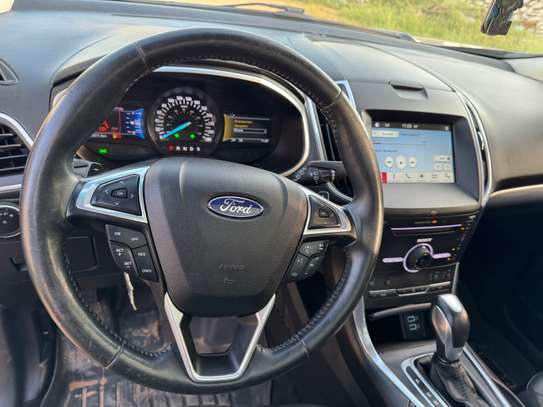 Ford Edge Titanium image 4
