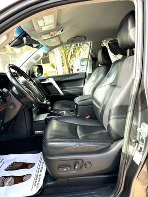 Toyota land cruiser VX image 6