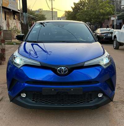 TOYOTA C-HR HYBRID  2019 image 2