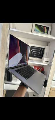 MacBook Pro  2021 16 Pouces - M1 Pro | 16GB RAM | 512 image 4