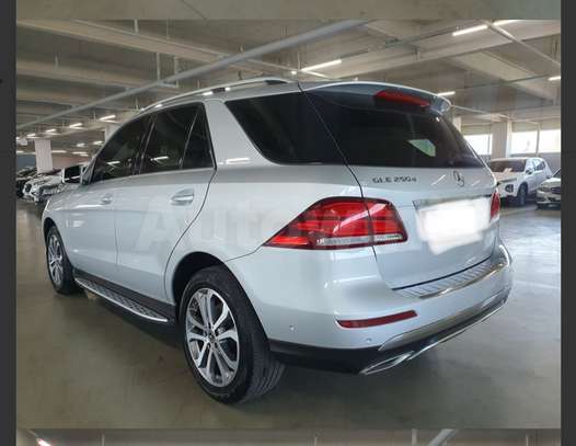 Mercedes GLE 250d image 12