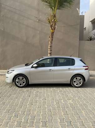 Peugeot 308 image 2