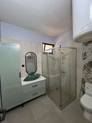 Villa Basse à louer au point E image 13
