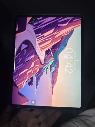 IPAD PRO M1 256 WIFI  ICLOUD  AVEC MAGIC KEYBOARD image 7