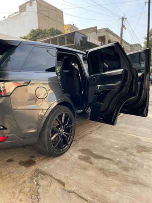 Range Rover image 6