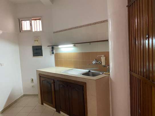 Bel appartement F2 à louer au plateau image 7
