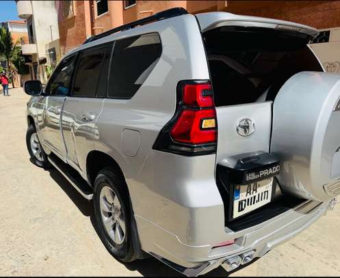 TOYOTA PRADO image 6