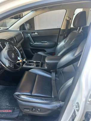 KIA SPORTAGE 4WD image 9