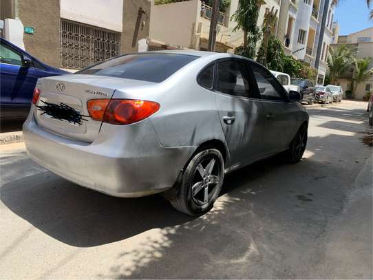 Hyundai Elantra image 4
