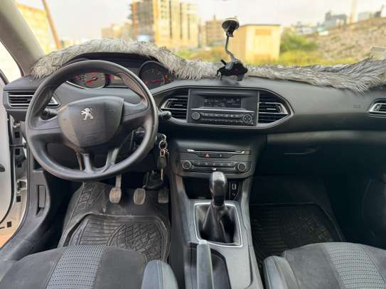 Peugeot 308 image 6