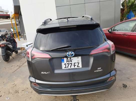 Toyota RAV4 2018 image 2