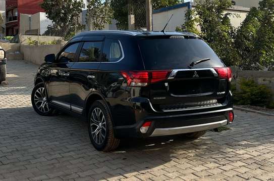 MITSUBISHI  OUTLANDER 2016 image 6