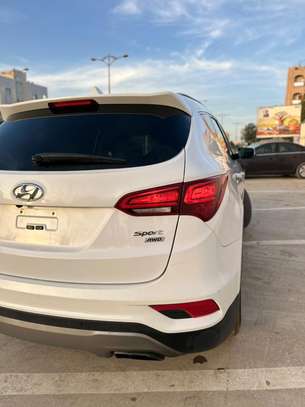 Hyundai Santafe sport 2018 image 6
