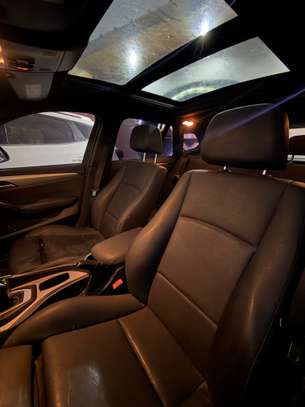 Bmw x1 image 1