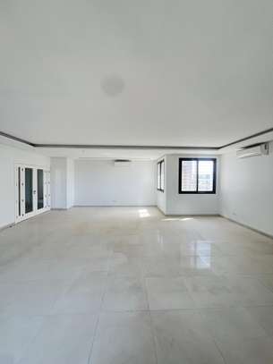 Appartement   F4 à louer au point e image 4