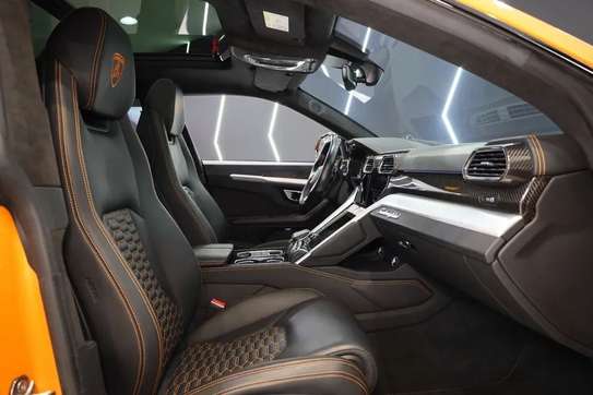 Lamborghini urus 2021 image 12