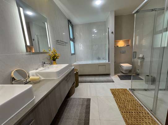 Apparemment à louer a fan résidence 4 chambres image 7