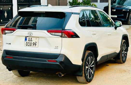 TOYOTA RAV4 2021 image 11