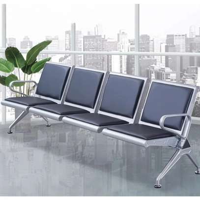 Banc 4 places noir acier pour salle d'attente image 2