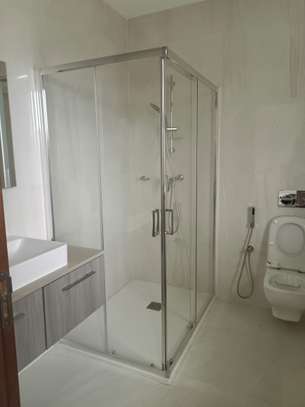 3 chambres salon haut standing à Fann Résidence image 6