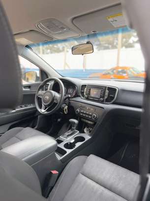 KIA SPORTAGE image 5