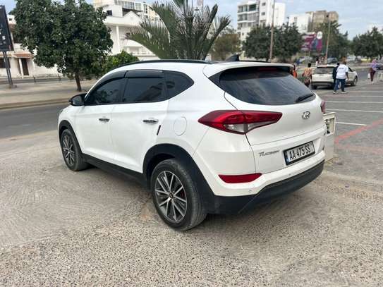 Hyundai Tucson diesel image 10
