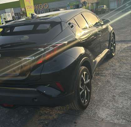 Toyota Chr image 2