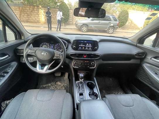 Hyundai Santafe 2109 image 6