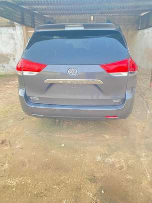 TOYOTA SIENNE 2013 image 3