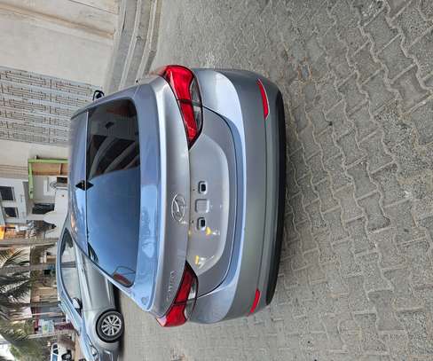 hyundai elantra image 3