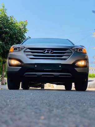 Hyundai santa fe 2015 image 2