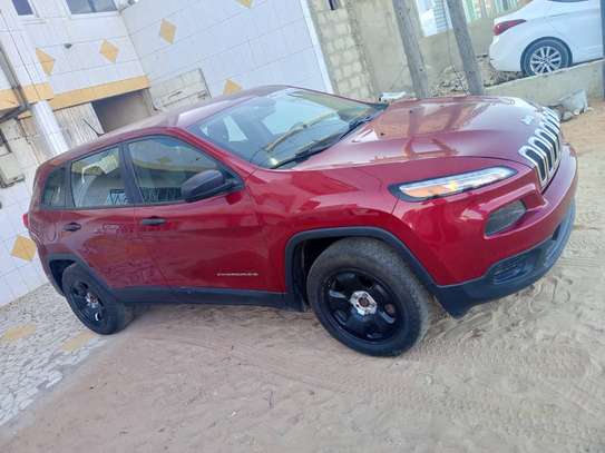 Jeep Cherokee image 3