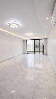 F4 haut standing – 170 m² – Résidence premium aux Almadies image 3