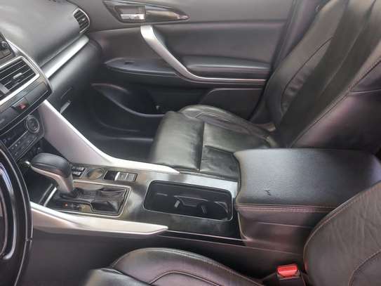 MITSUBISHI ECLIPSE CROSS image 6
