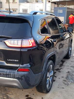 JEEP CHEROKEE image 8