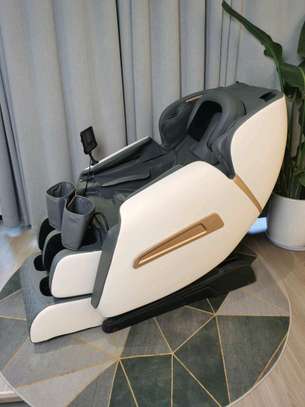 Fauteuil massant haut de gamme pour détente et bien-être image 2