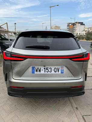 Lexus NX 300h hybride 2022 gris métallisé image 2