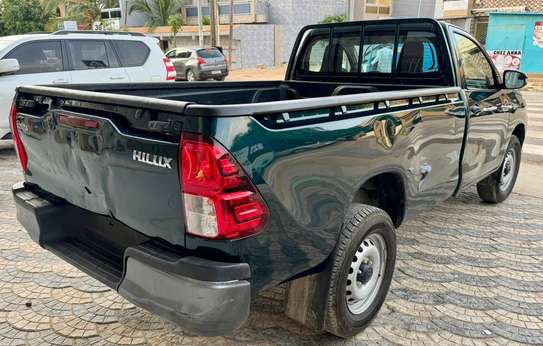 Toyota Hilux simple cabine diesel bleu foncé image 7