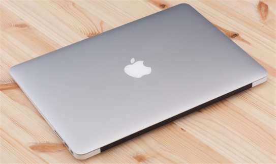 MacBook Air core i5 image 4
