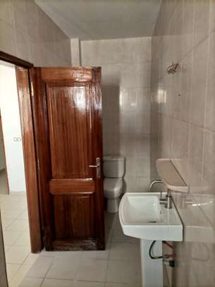 Sacré cœur Bel et grand Appartement à louer image 6
