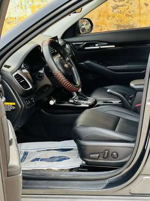 2020 KIA SELTOS image 11