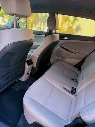 Hyundai Tucson SEL image 7