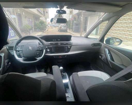Location de voiture avec chauffeur image 3