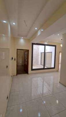 APPARTEMENT F4 A LOUER A NGOR-ALMADIES image 6