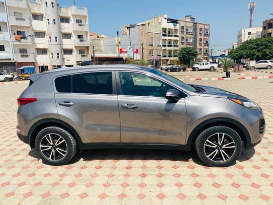 Kia Sportage limited image 8