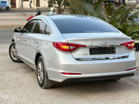 Hyundai sonata image 8