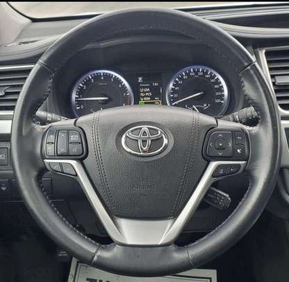 TOYOTA HYLANDER 7 places full options image 8