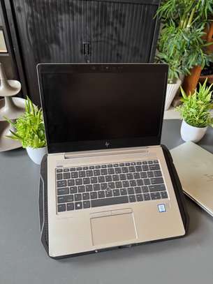 Hp elitebook i7 8th ssd 256gb / 16gb ram image 3
